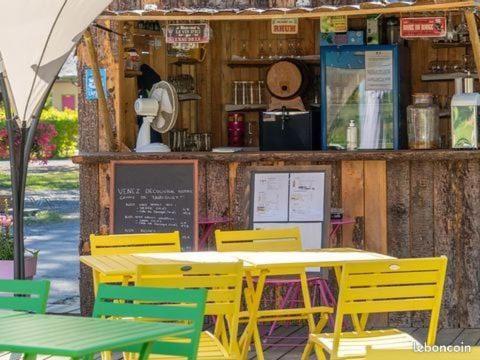 Oh! Campings - Camping Paradis A L'Ombre Des Tilleuls Peyrouse Exterior photo
